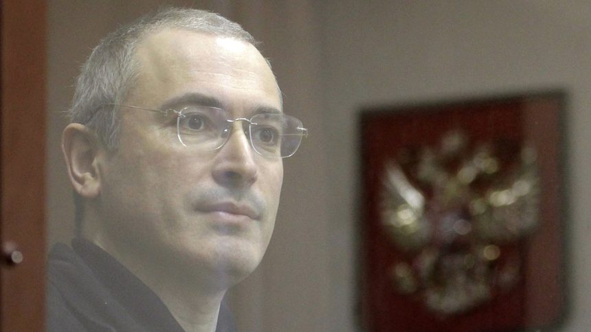 Властта изненадващо реши да разгледа помилването на Ходорковски