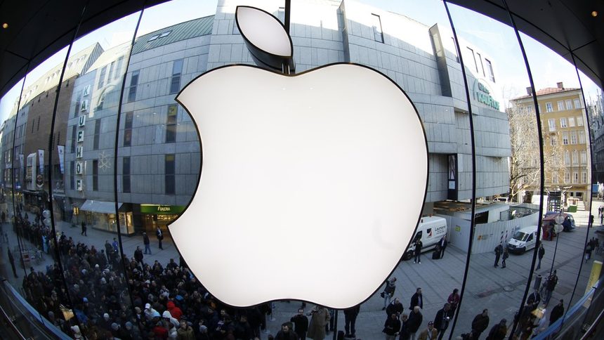 Apple и издатели на електронни книги са обвинени в картелиране