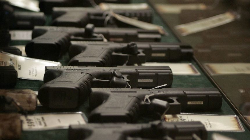Американците подкрепят правото на самозащита с оръжие
