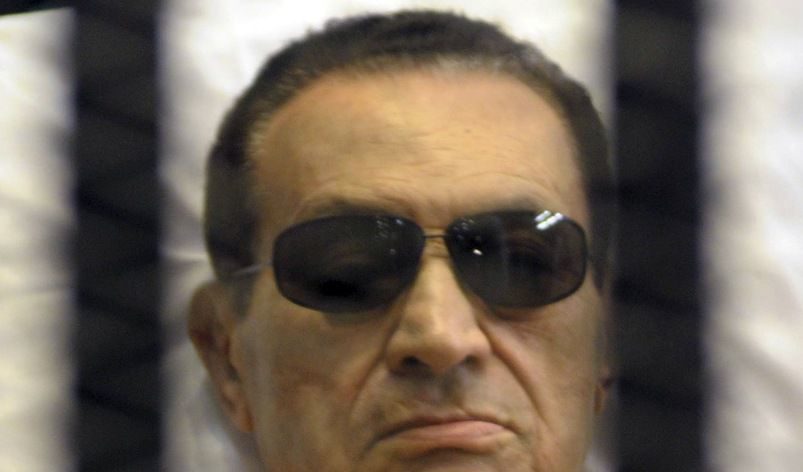 Хосни Мубарак се появяваше на носилка по време на съдебните заседания
