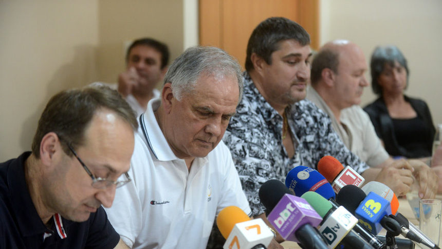 Управителен съвет на Българската федерация по волейбол - 21 души - 21 запушени усти