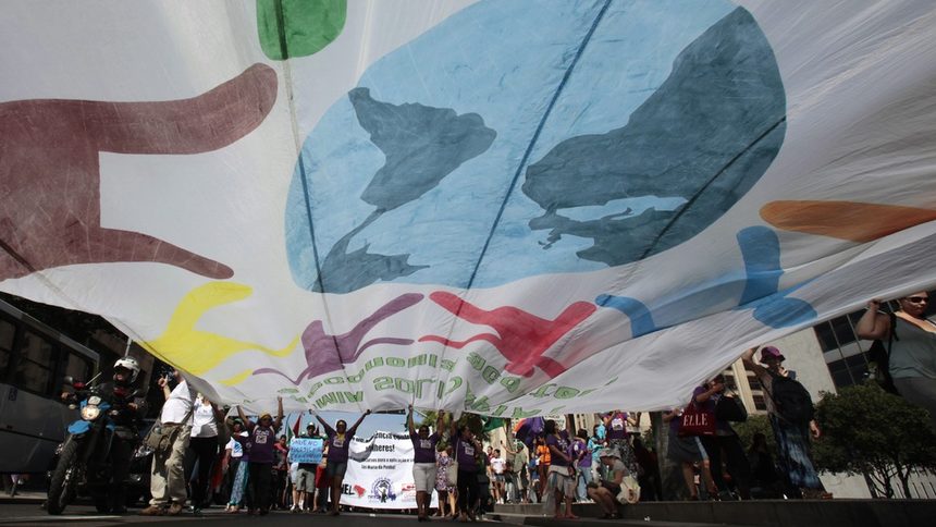 Демонстрация на активисти по време на срещата на върха "Рио 20"