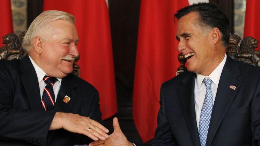 Мит Ромни заедно с бившият полски президент Лех Валенса