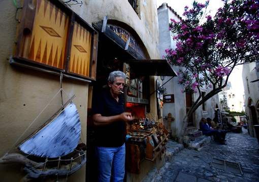 Банките в Гърция обмислят облекчения за затруднени кредитополучатели