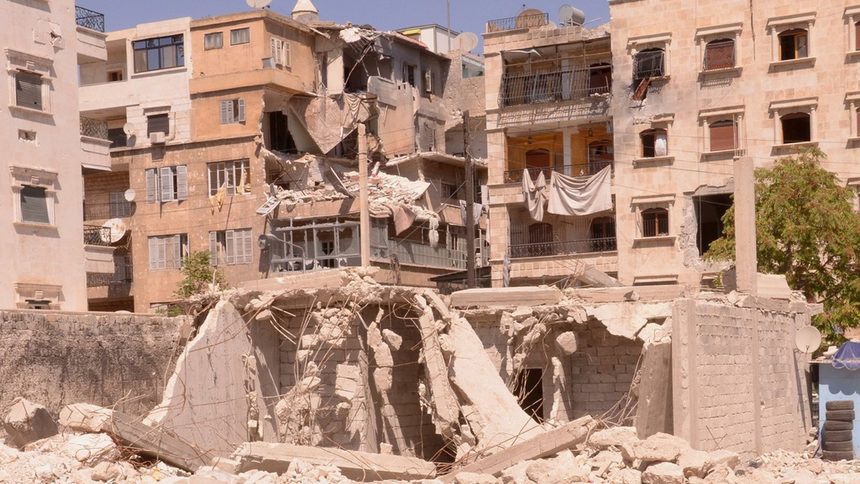 Град Алепо след обстрел на сирийската армия. Снимката е направена на 23 август