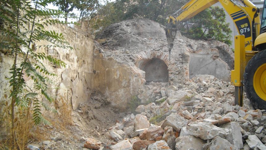 Разрушена е средновековна баня в Сливен