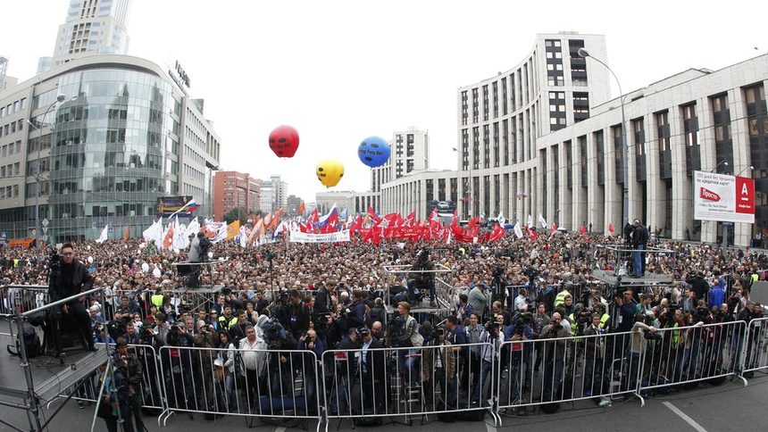 По-рано тази година президентът Владимир Путин заяви, че протестите срещу преизбирането му са организирани от неправителствени организации, финансирани от САЩ.