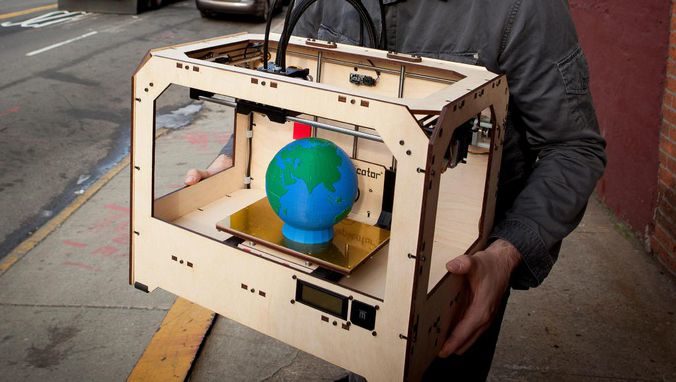 3D-принтирането е технология, която позволява да се "изпечатат" най-различни предмети - от миниатюрни части за мобилни телефони до тъкани, необходими за лечението на човешки орган