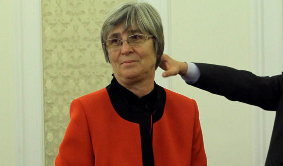 Изслушване на кандидатите от НС за Конституционния съд - Атанас Атанасов  и Венета Марковска. Двамата бяха избрани от парламента