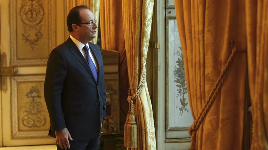 Рейтингът на президента Франсоа Оланд продължава да спада и през декември