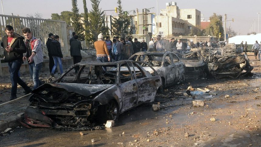 Унищожени коли в района на взрива