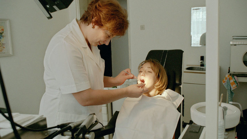 Здравната каса ще плаща за същия пакет услуги при зъболекар като през 2012 г.