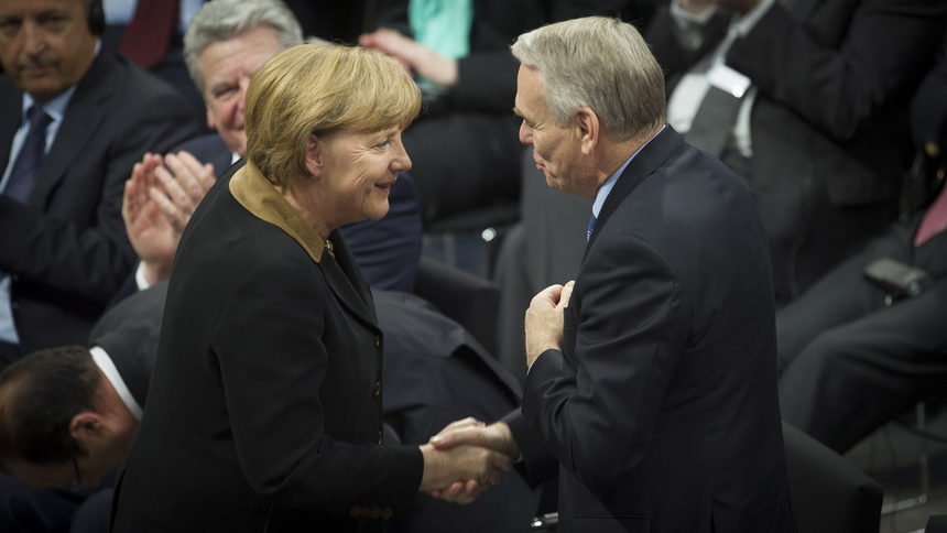 Германският канцлер Ангела Меркел и френският премиер Жан-Марк Еро