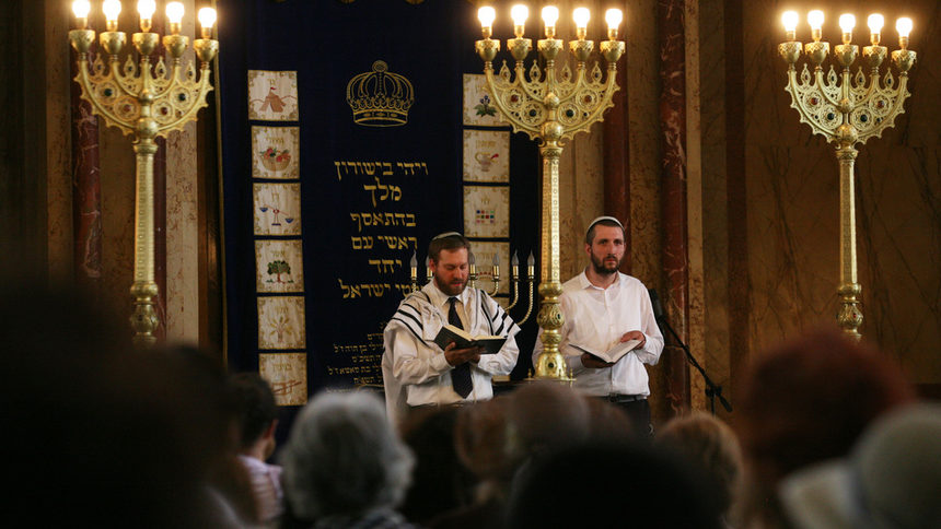 Траурна церемония в Софийската синагога след атентата на летището в Бургас през 2012 г.