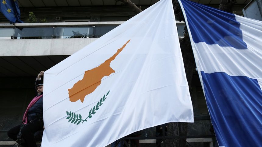 Интензивни консултации текат в Никозия за подновяване на кипърските преговори