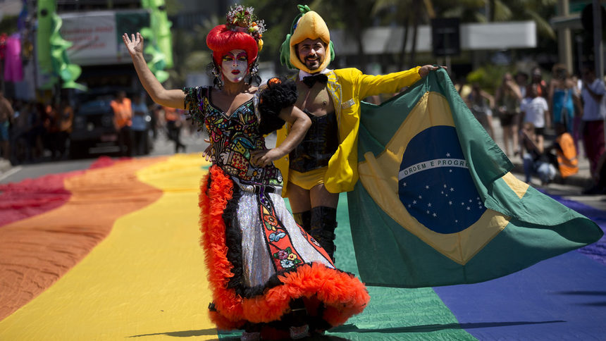 Бразилия се приближи до легализирането на гей браковете
