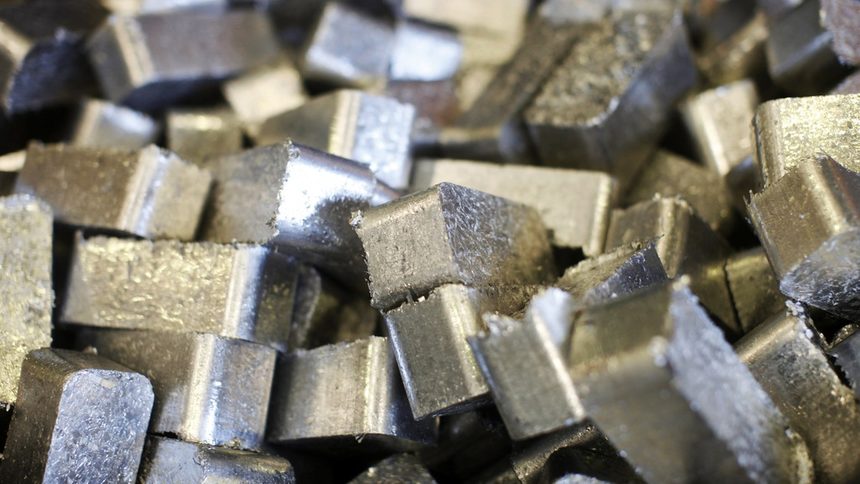Парчета алуминий, произведени в Aluminij Mostar