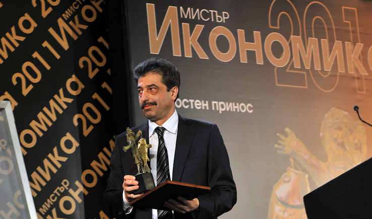 През декември 2011 г. мажоритарният собственик на КТБ Цветан Василев получи наградата "Мистър Икономика"