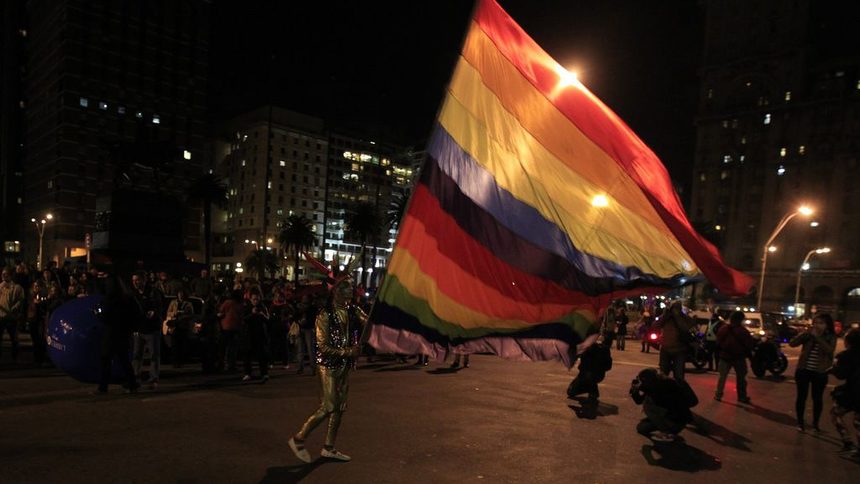 През юли в адриатическия черногорски град Будва беше организиран гей парад, по време на който се стигна до сблъсъци между черногорската полиция и стотина противници на парада