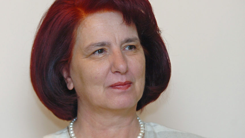 Сегашният лидер на БСП-София Анна Янева се оттегля, тъй като уставът на БСП не й позволява като зам.-министър на икономиката и енергетиката да съвместява и партийна длъжност.