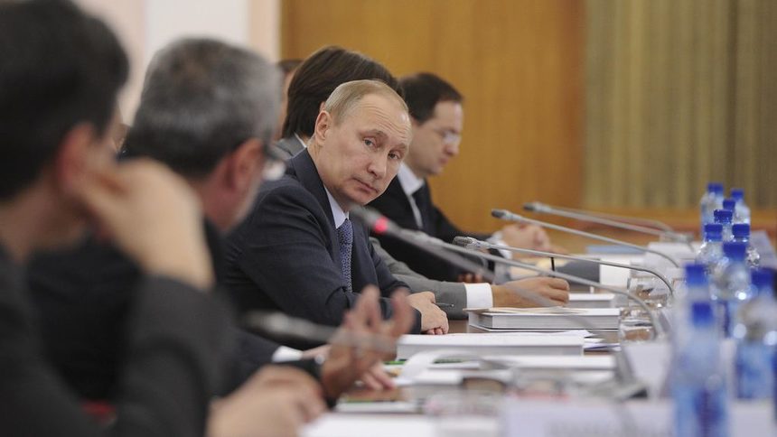 На Путин е присъдена наградата "Калашников"