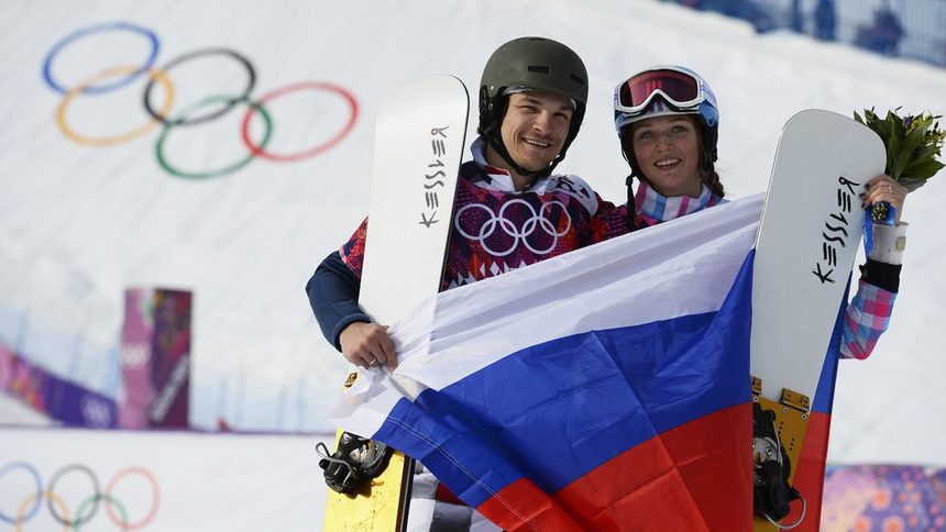 Вик Уайлд и съпругата му Альона Заварзина спечелиха съответно златен и бронзов медал в паралелния слалом в Сочи