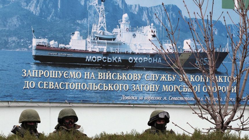 В събота от базите си в Севастопол излязоха всички катери и кораби на украинската брегова охрана, за да не попаднат в плен на руски войски.