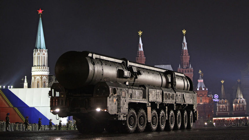 "Топол" е основният комплекс на Ракетните войски със стратегическо предназначение и се отличава с това, че е маневрен, лесно се прикрива и се нуждае от малко време за подготовка за изстрелване.