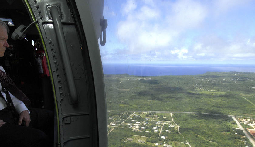 Поглед от хеликоптер към о-в Гуам