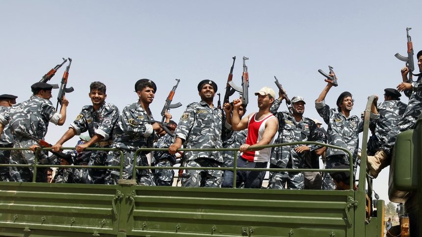 Шиити-доброволци, които подпомагат иракската армия срещу "Ислямска държава в Ирак и Леванта"