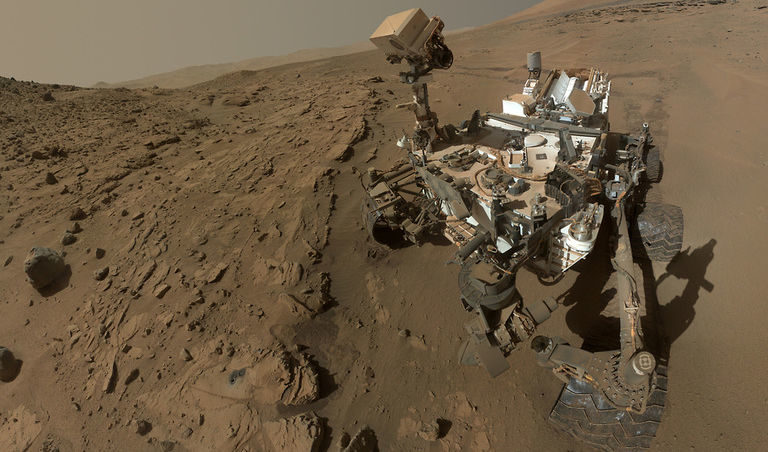Curiosity завърши първата си марсианска година (видео)