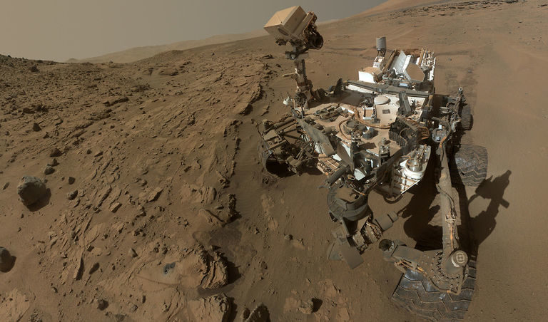 Curiosity завърши първата си марсианска година (видео)