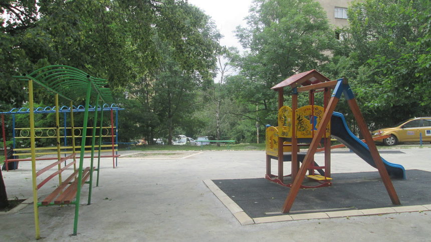 Детска площадка за игра.