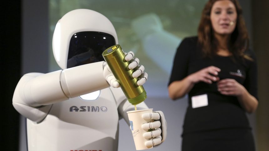 Роботът "Асимо" стана по-сръчен и интелигентен