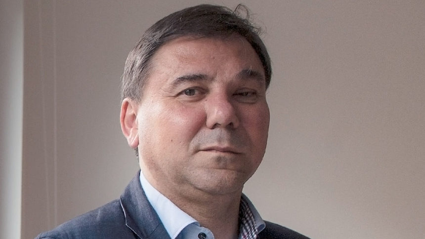 Иван Кръстев