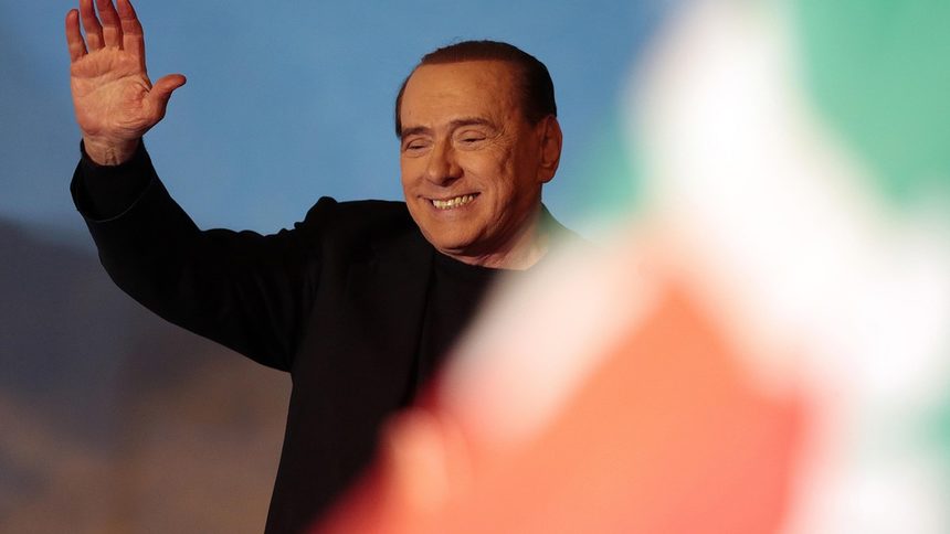 Италиански съд оправда Берлускони по делото за секс с непълнолетна