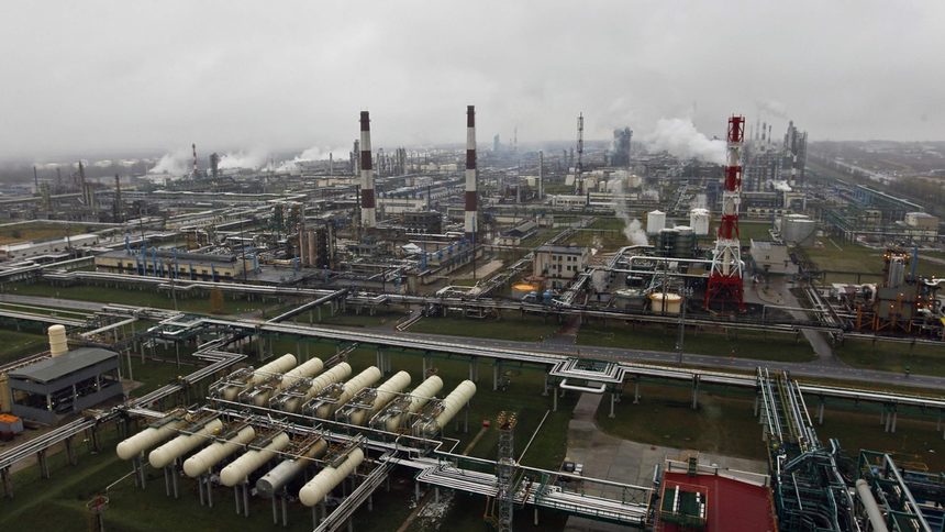"Блумбърг": Руски милиардери са ужасени от нови тежки санкции