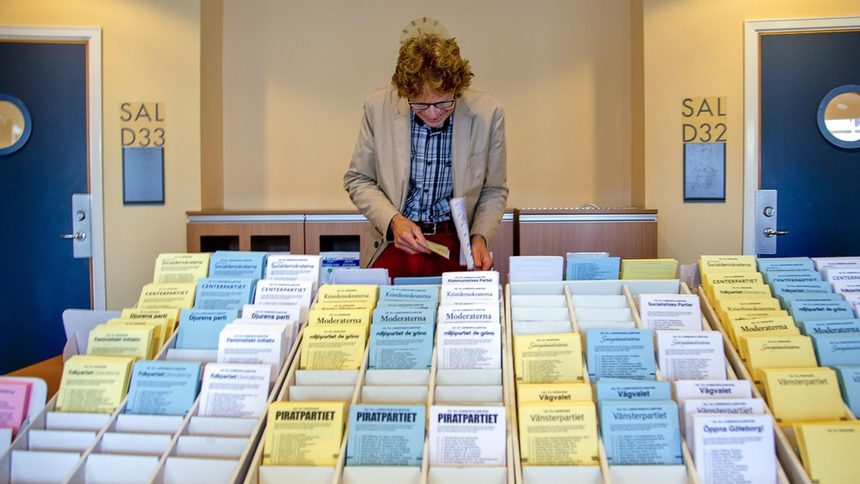Лявата опозиция води в прогнозните данни след изборния ден в Швеция