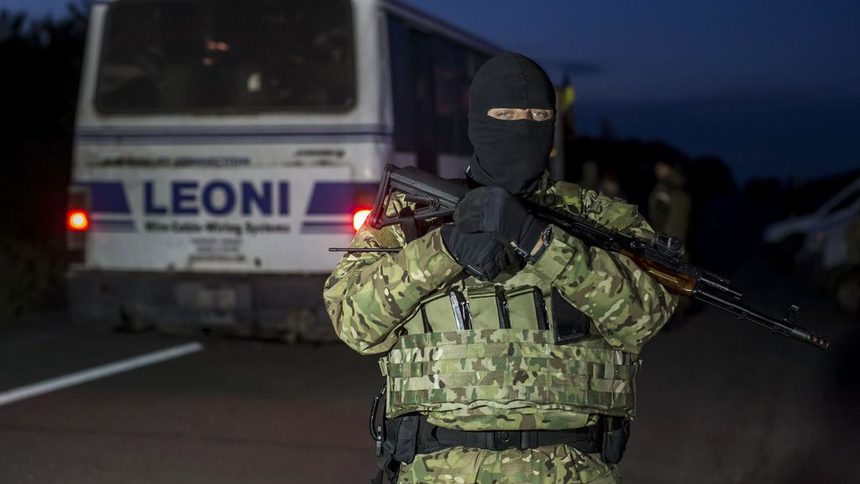 Украински и руски военни създадоха буферна зона в Източна Украйна