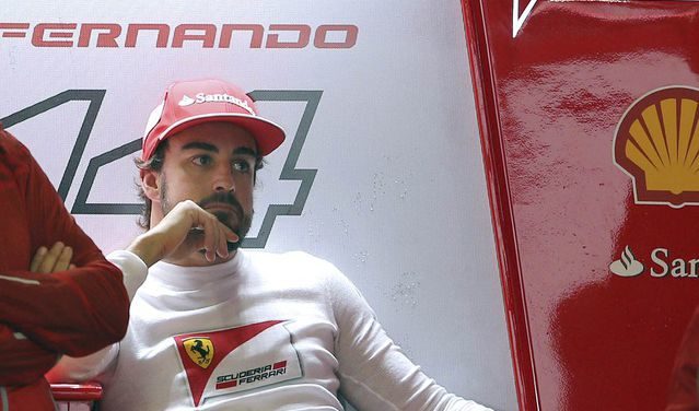 В момента <a href="http://www.dnevnik.bg/sport/2014/10/09/2396807_mercedes_iska_alonso_ako_ne_prepodpishe_s_hamiltun/" target="_blank">Алонсо има по-важната задача да реши къде ще продължи бъдещето си</a> във Формула 1