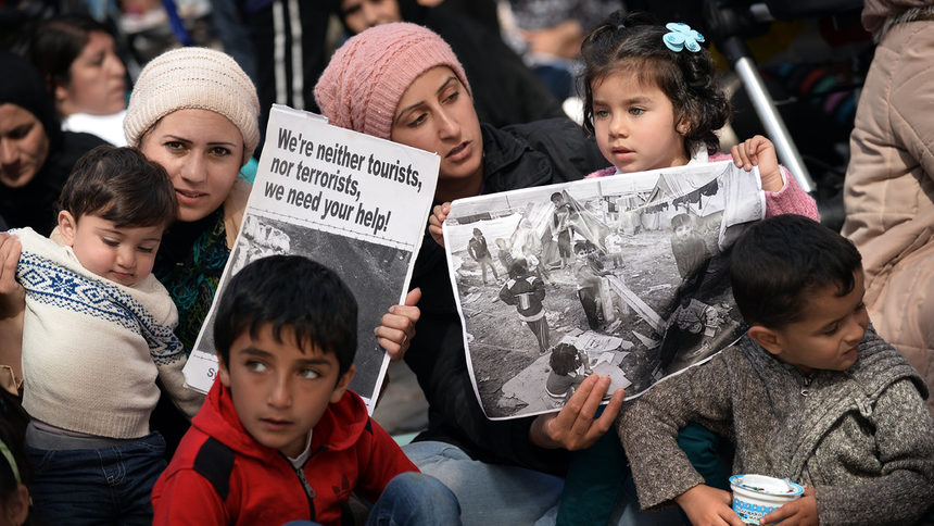 Снимката е от протест на бежанци през април