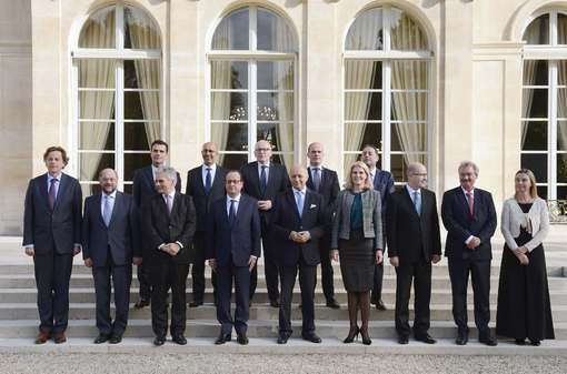 Лидерите на ЕС на обща снимка преди срещата.<br />