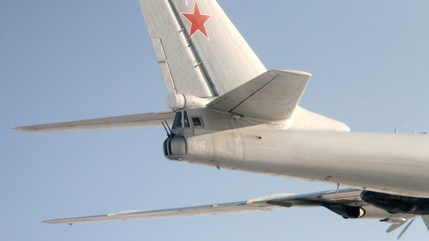 Руски бомбардировач вдигна по тревога изтребители на Великобритания