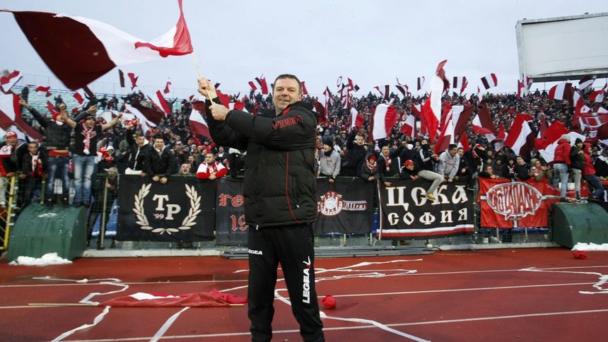 Стойчо Младенов призовава червената общност за обединение