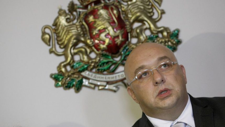 Красен Кралев е прехвърлил фирмите още преди месец