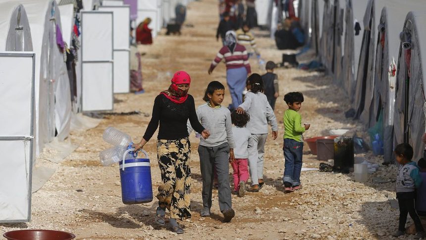Милиони са блокирани като бежанци в Сирия, границите се затварят