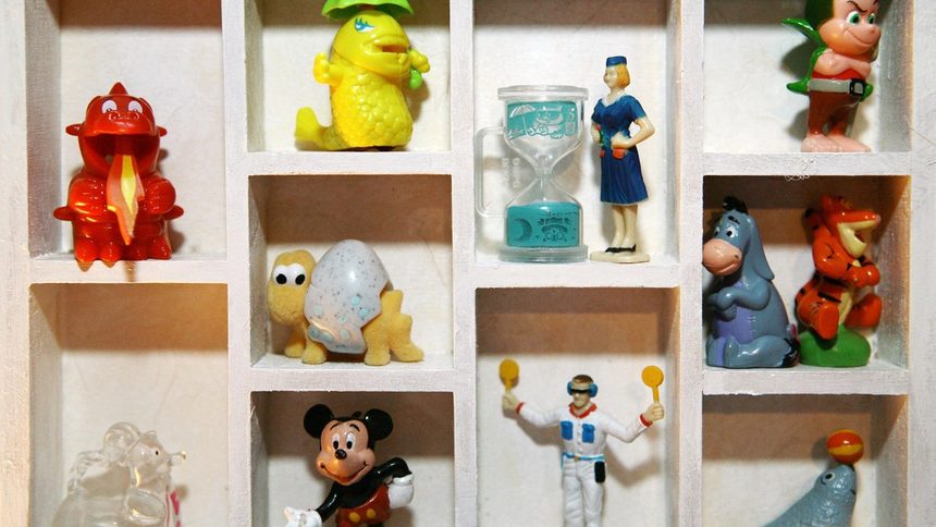 Няколко институции проверяват опасни ли са продаваните детски играчки