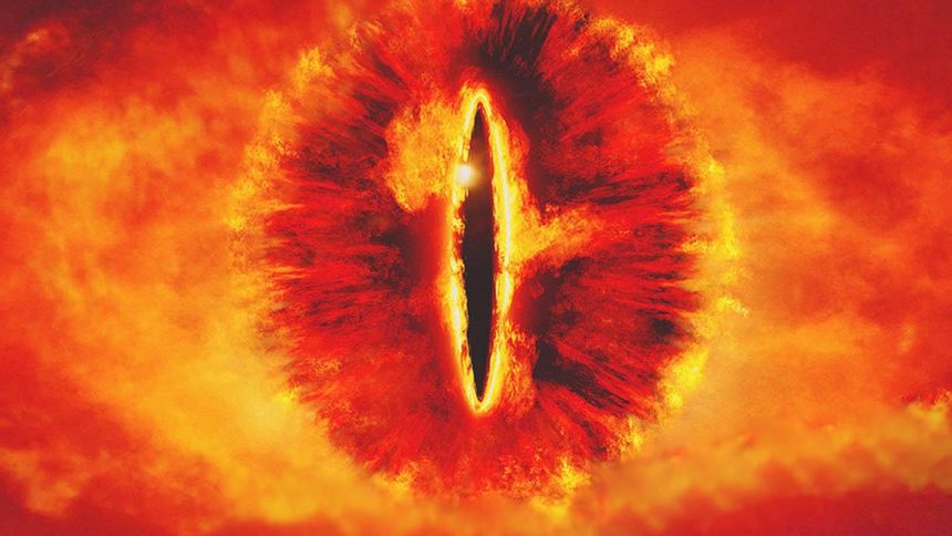 Окото на злия магьосник Саурон, тук визуализирано във филмите от поредицата "Властелинът на пръстените", е символ на злото и ще донесе беда на Москва, смята руската православна църква.