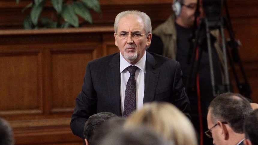 Местан: Срам-несрам, не знам в кой фонд внасям осигуровките си