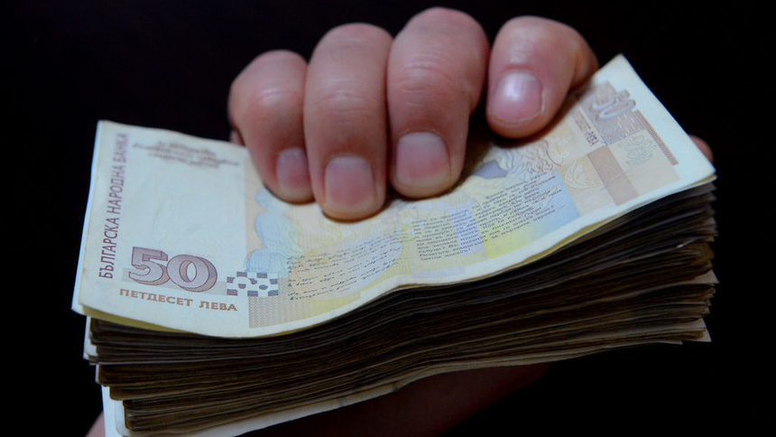 Столичната община съди своя служителка за източване на 5 млн. лева от данъци